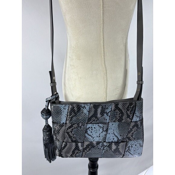 Vince Camuto Josy Woven Leather Crossbody Bag Grey Blue Multi Tassel Reptile - Picture 15 of 16